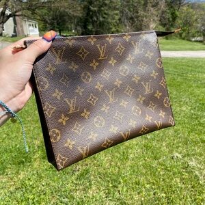 Louis Vuitton Poche Toilette Monogram